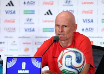 Stale Solbakken em coletiva da Noruega
