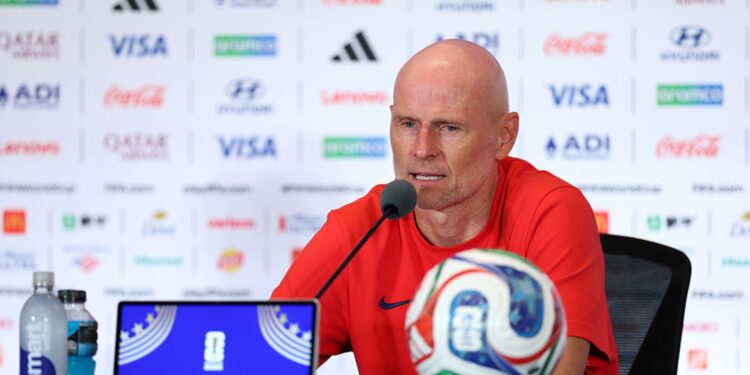 Stale Solbakken em coletiva da Noruega