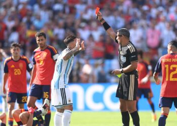 Enzo Fernández é expulso da final da Copa do Mundo